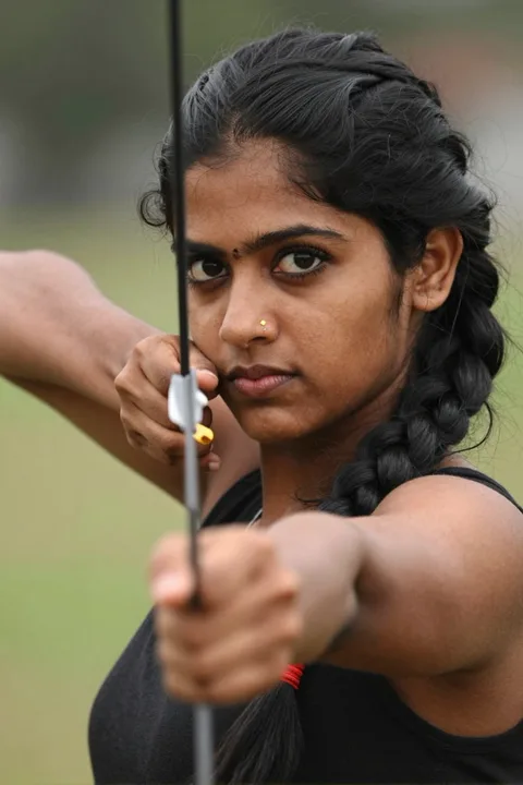 Focused archer \u2013 Realistic (OurDream)